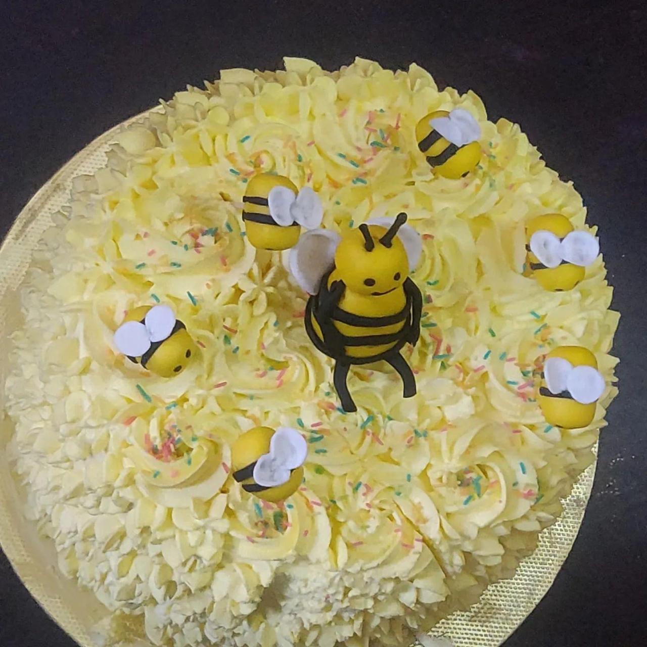 Bee Theme Cake